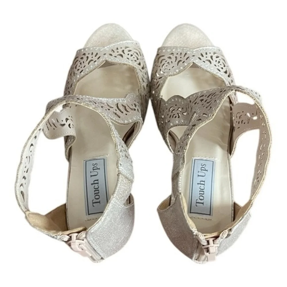 Touch Ups Margot Gold Beige Perforated Heeled Sandals Women’s Size 8.5